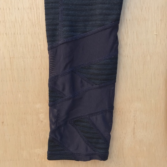 Athleta Jacquared Mantra Mesh High Waist Leggings - Picture 8 of 8
